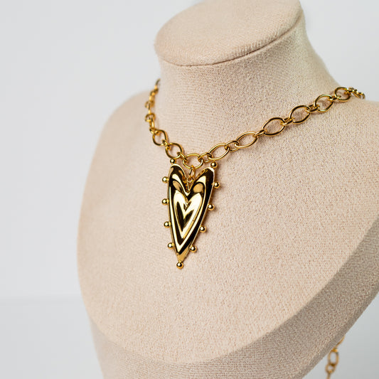 Collar de corazón bañado en oro