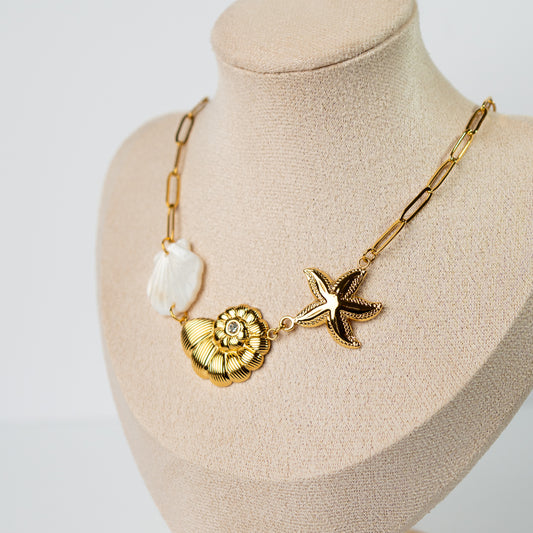 Collar conchitas y estrella de mar bañado en oro