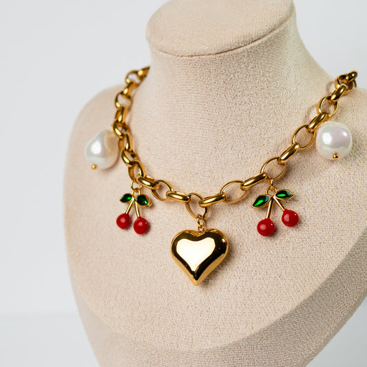 Collar de corazón perlas y cerezas