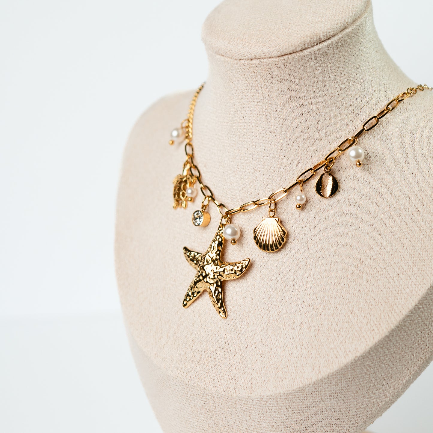 Collar estrella de mar bañado en oro