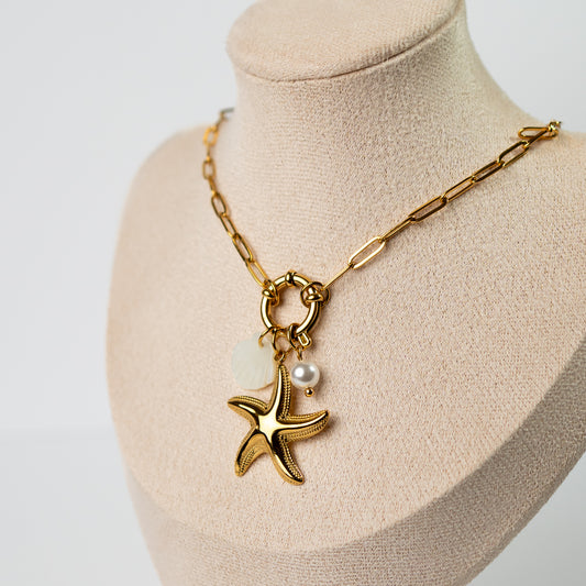 Collar timón estrella de mar bañado en oro