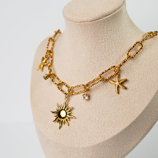 Collar eslabones con chiches diseño bañado en oro
