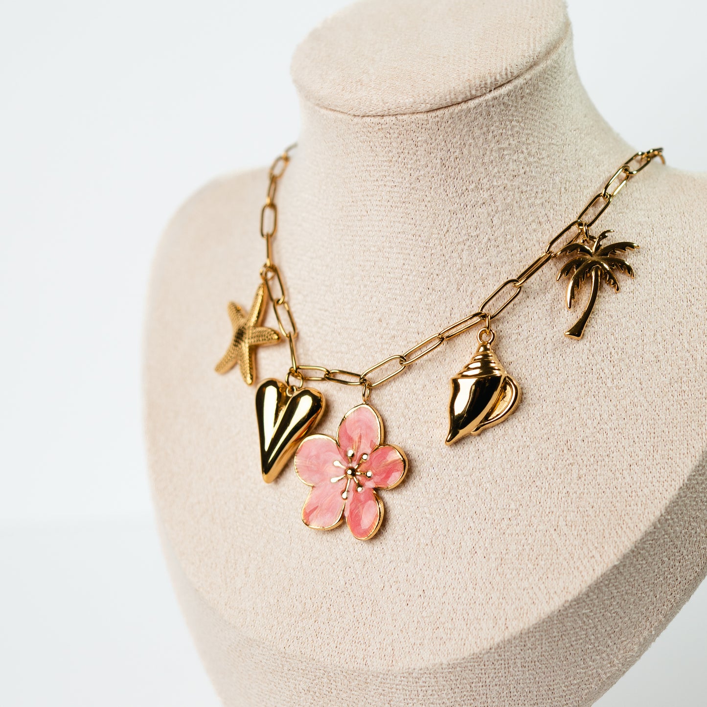 Collar flor y chiches bañado en oro