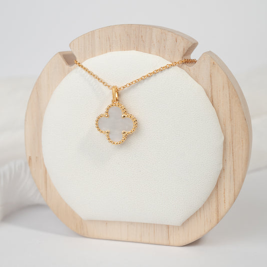 Collar trébol blanco bañado en oro