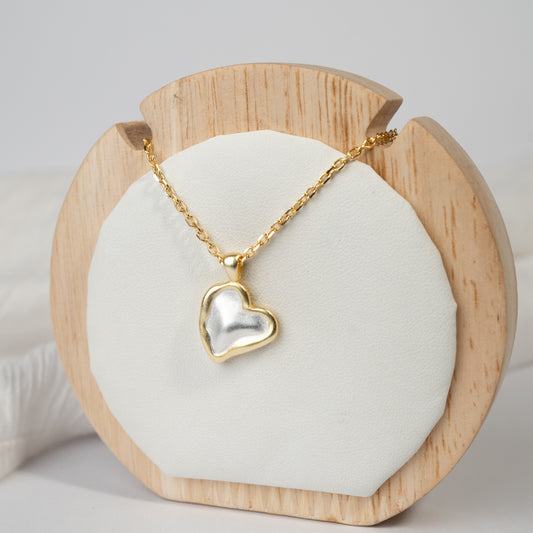 Collar corazón bañado en oro