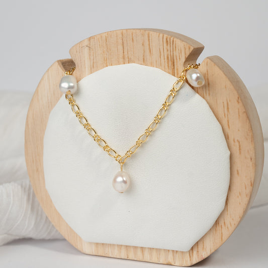 Collar de perlas con baño en oro