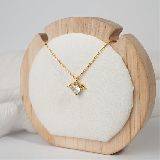 Collar corazón y alitas bañado en oro