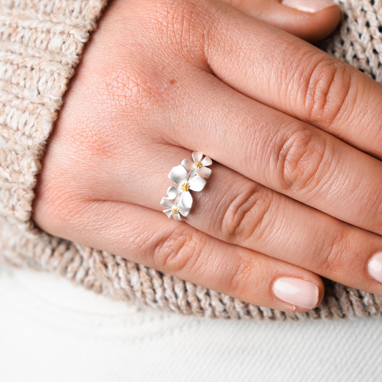 Anillo ajustable flores