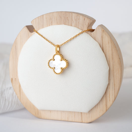 Collar trébol blanco bañado en oro