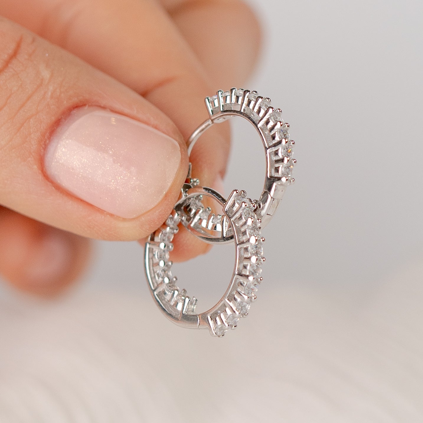 Aros argolla huggie circones