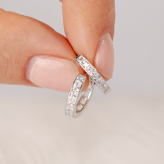 Aros argolla huggie circones 13 mm