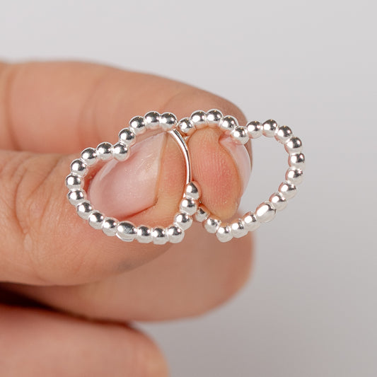 Aros argolla huggie de corazón esferas