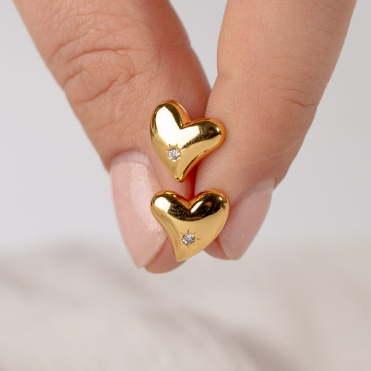 Aros pegados corazones circón bañado en oro