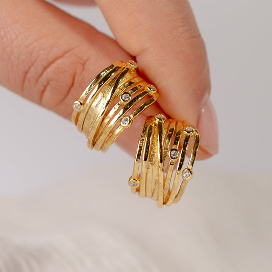 Aros semi argolla lineas circones bañados en oro