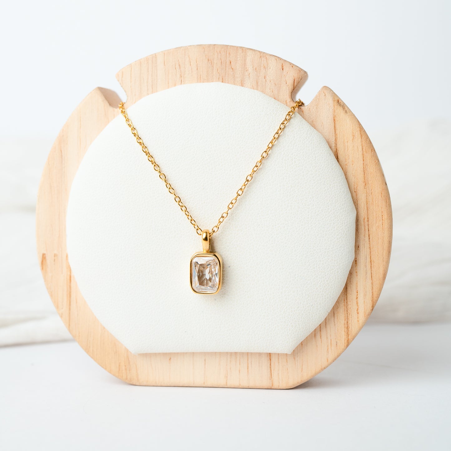 Collar punto de luz bañado en oro