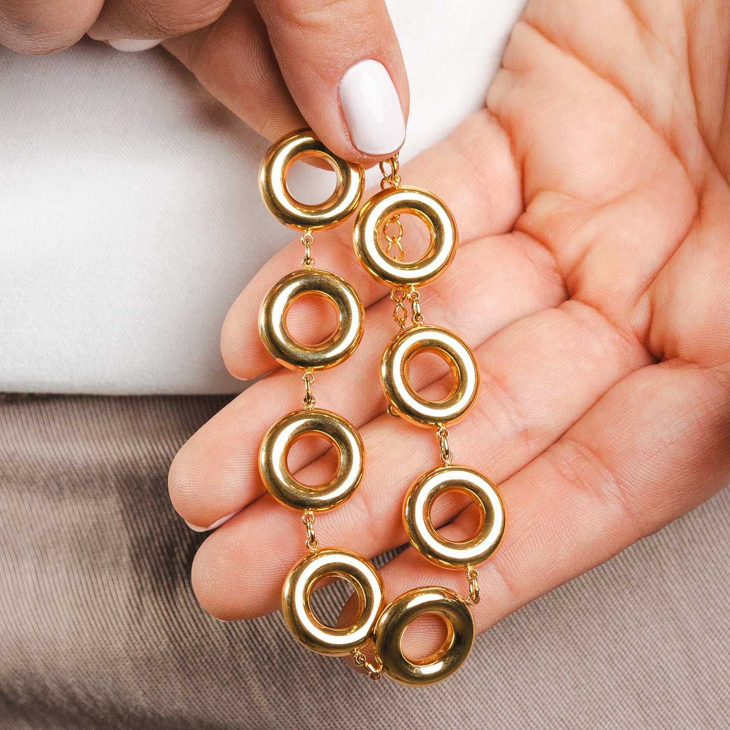 Pulsera círculos bañado en oro