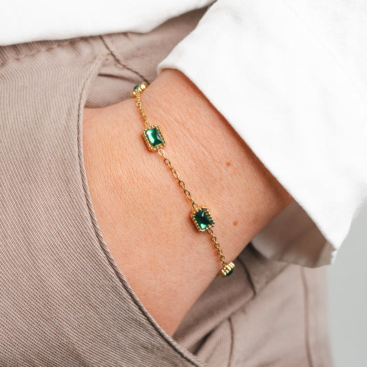 Pulseras circones verdes bañado en oro