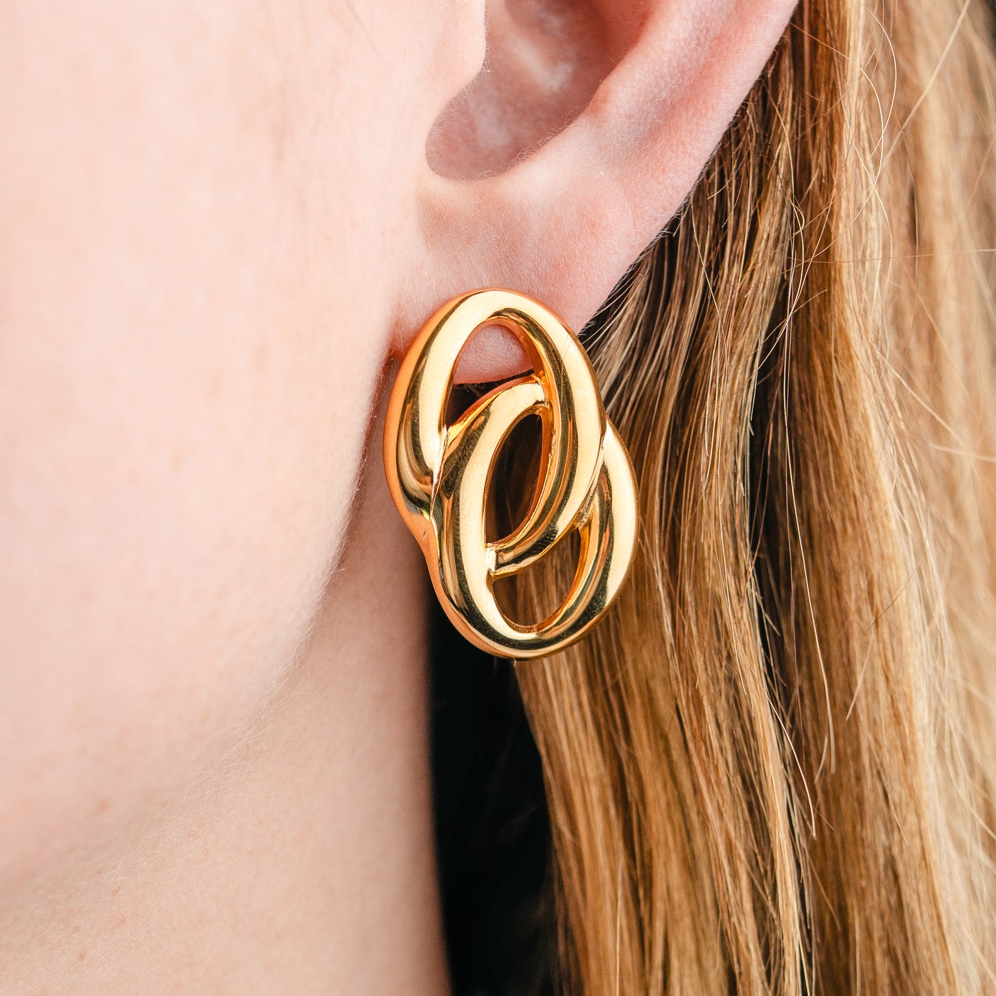 Aros Elena bañados en oro