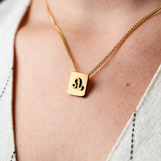 Collar zodiac Leo bañado en oro