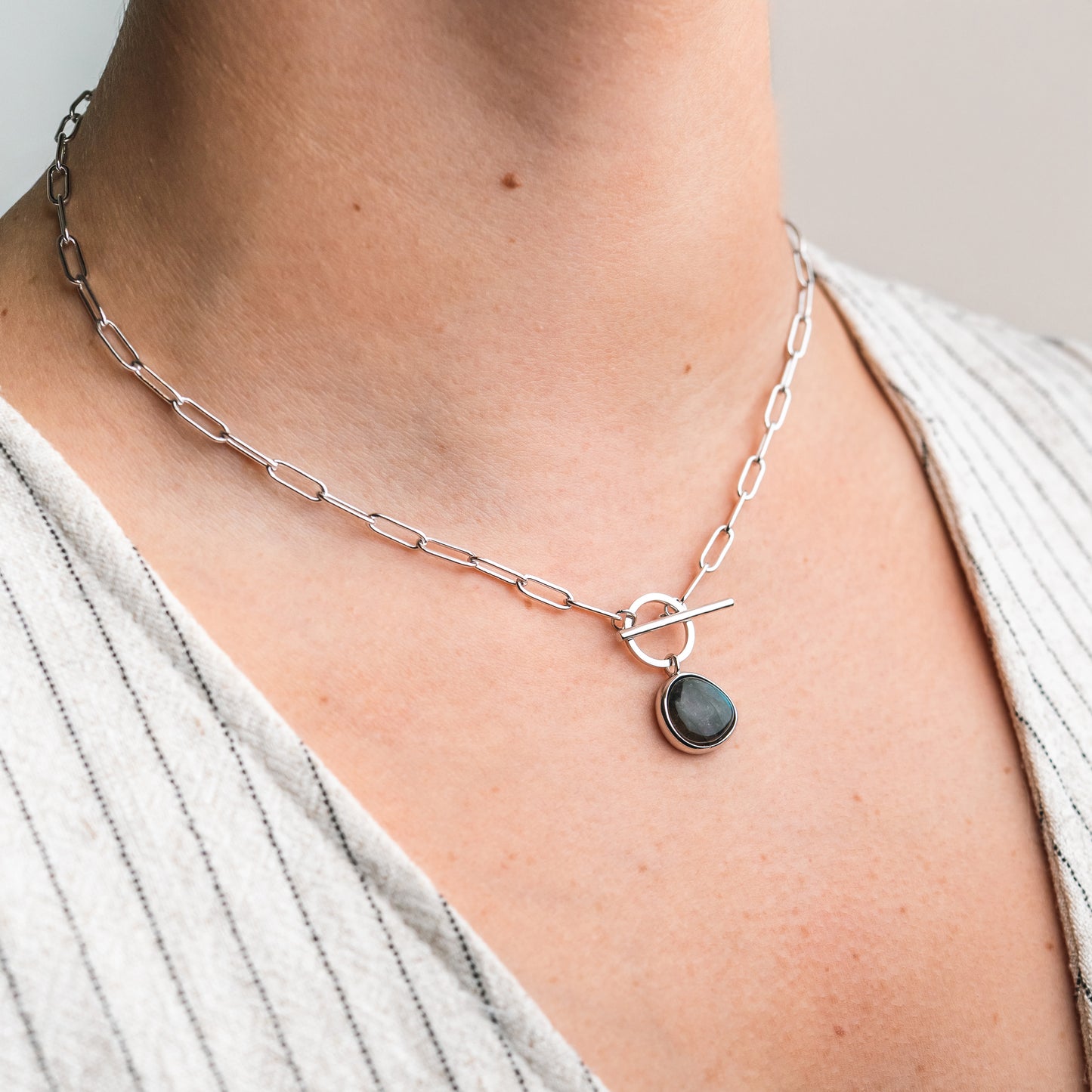 Collar timón piedra