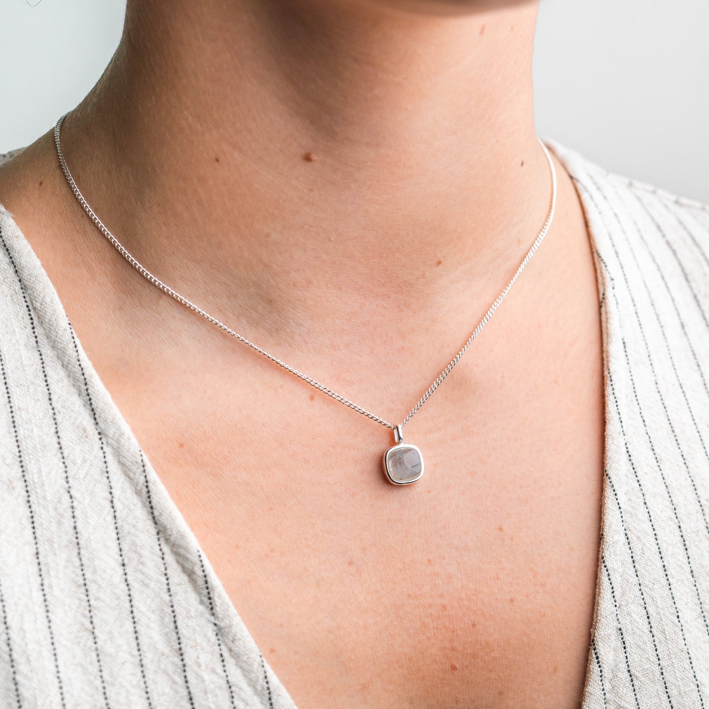 Collar piedra cuadrada