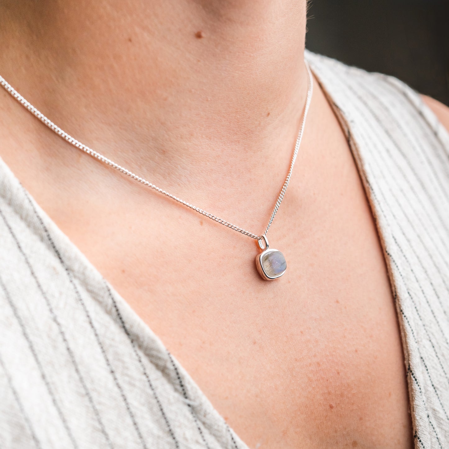 Collar piedra cuadrada