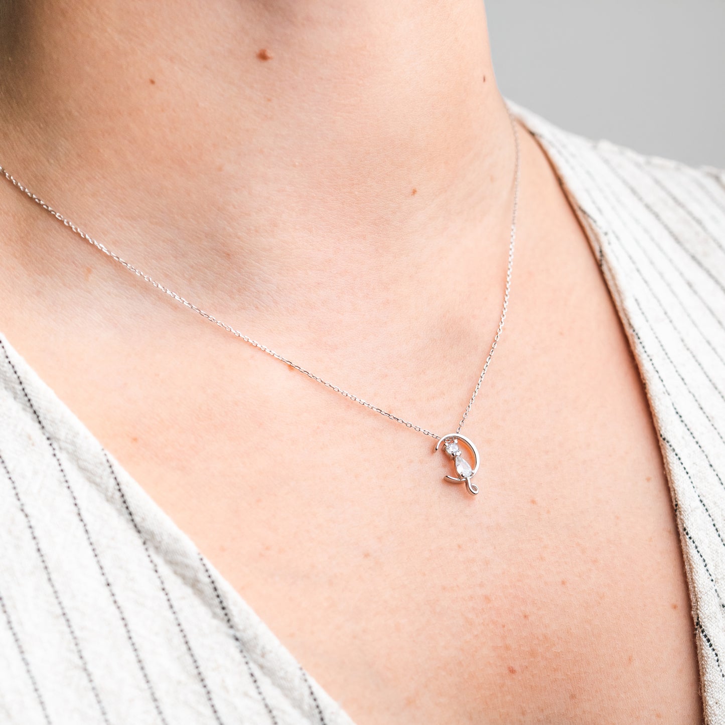 Collar media luna gatito