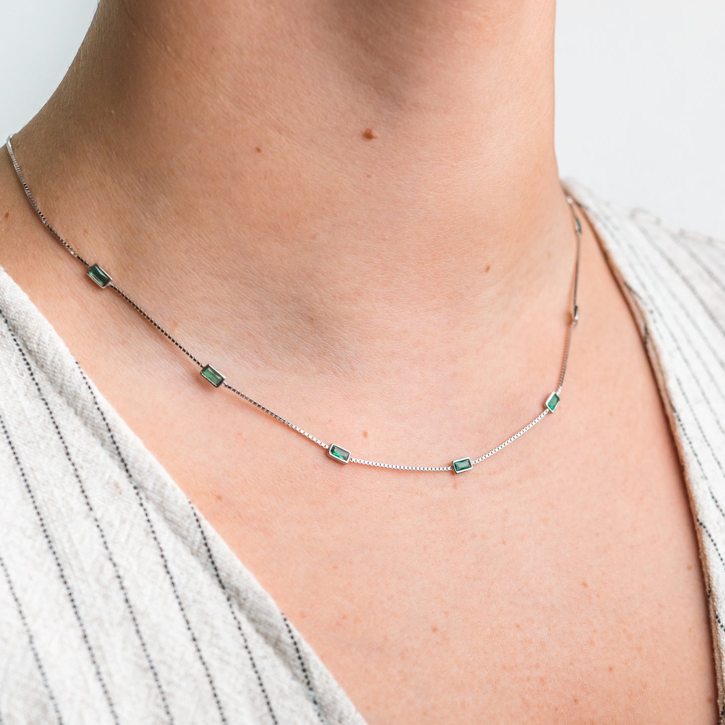 Collar circones verdes