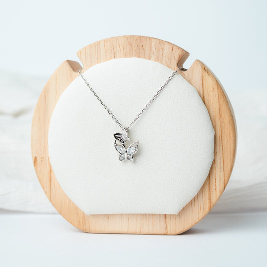 Collar mariposa eterna