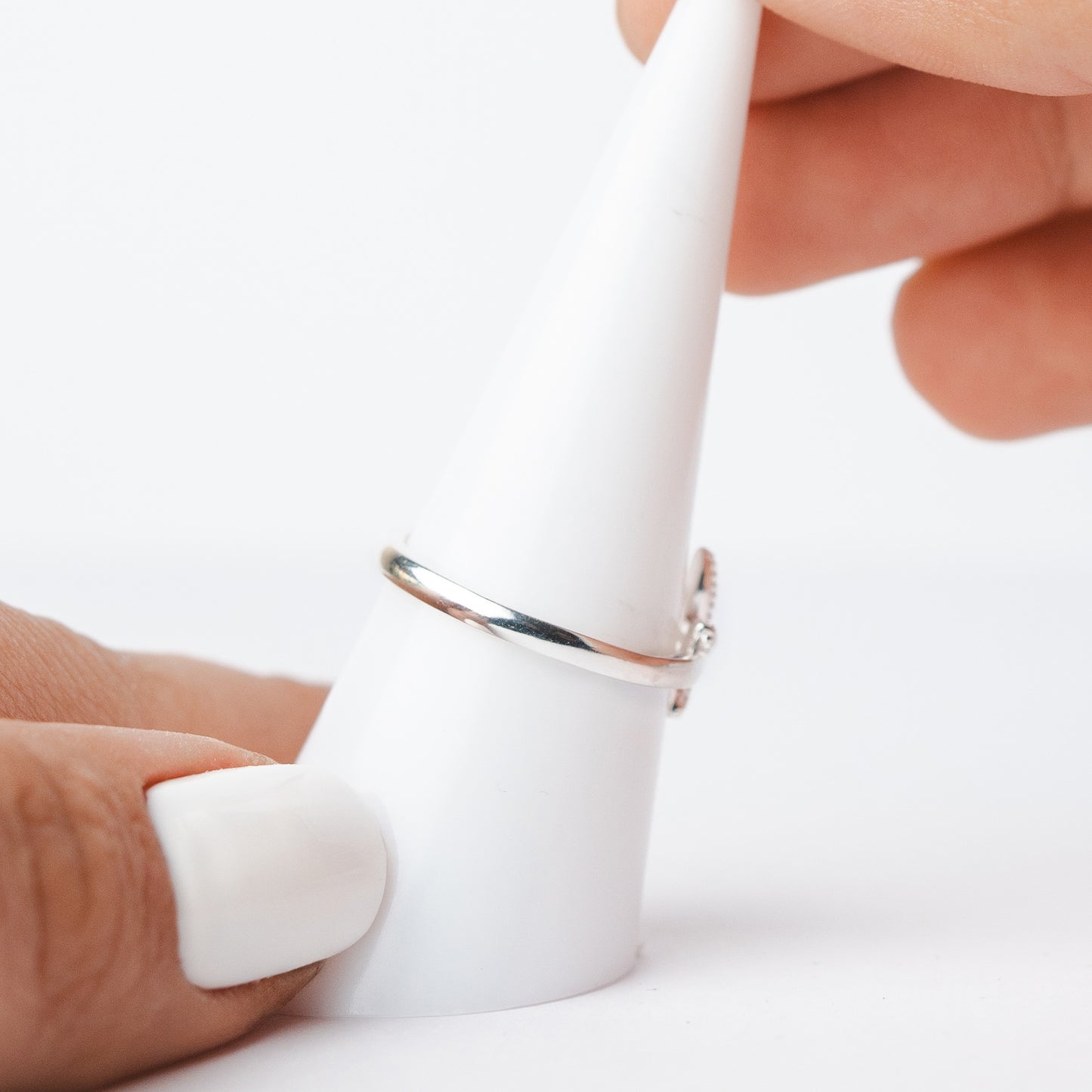 Anillo ajustable eternal loop