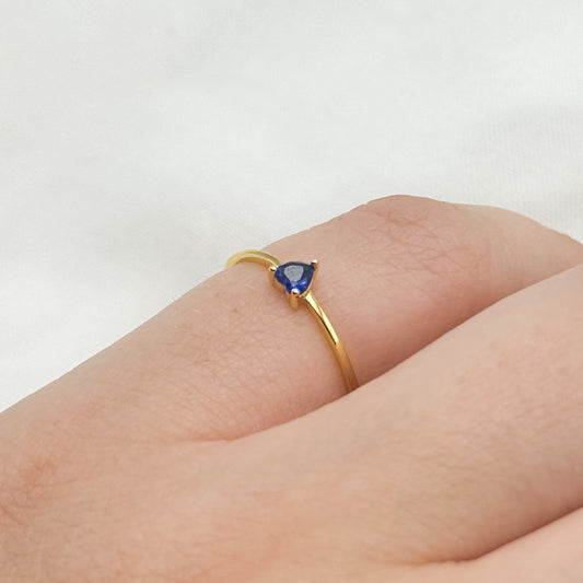 Anillo ajustable corazón circón azul bañado en oro