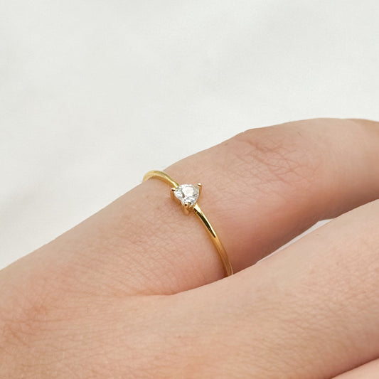 Anillo ajustable corazón circón bañado en oro