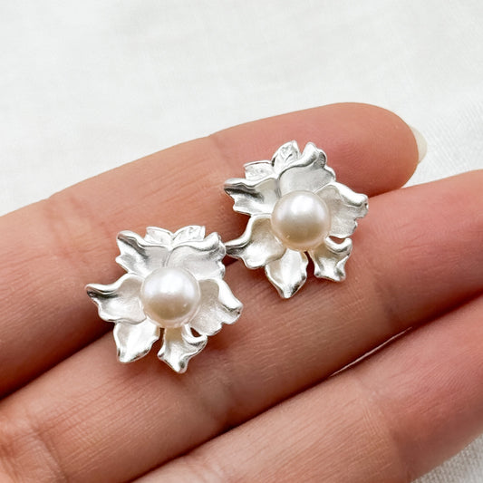 Aros pegados flor perla