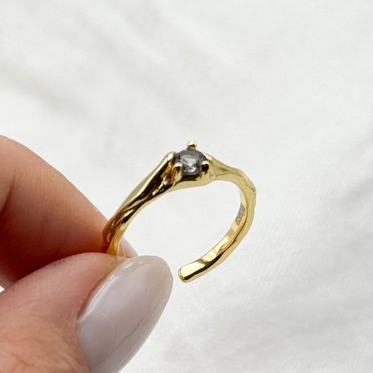 Anillo ajustable circón azul bañado en oro