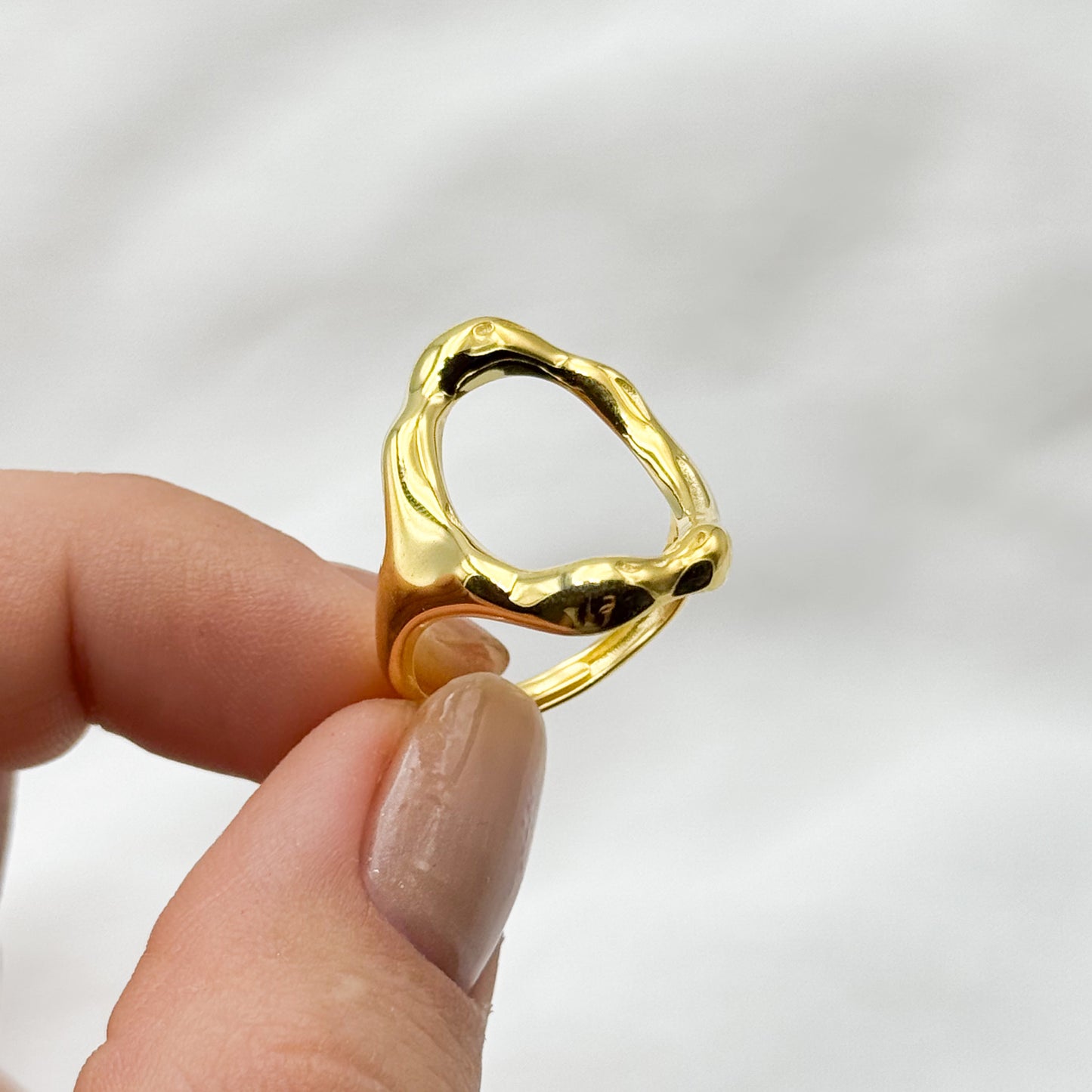 Anillo ajustable diseño bañado en oro