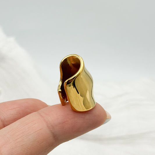 Aro ear cuff liso bañado en oro