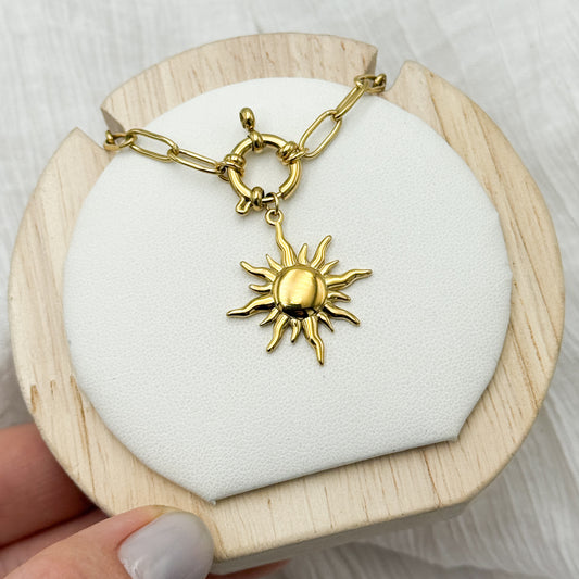 Collar de timón sol bañado en oro