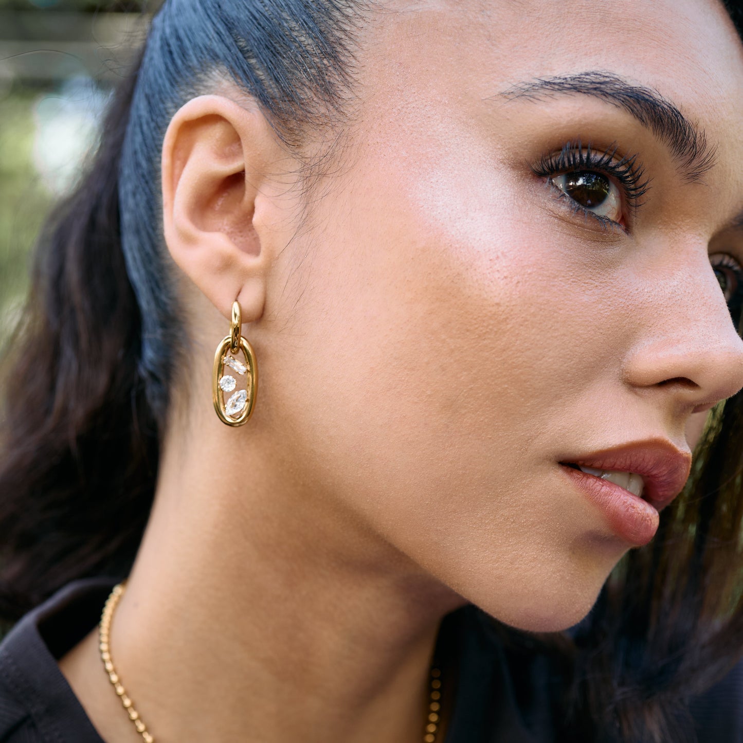 Aros argolla huggie Elara gold